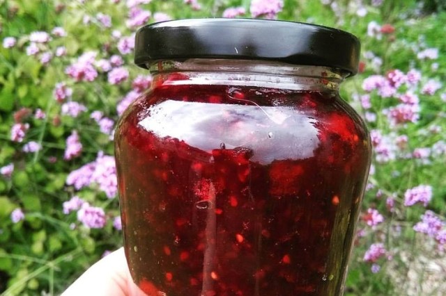 Blackberry and Apple Jam