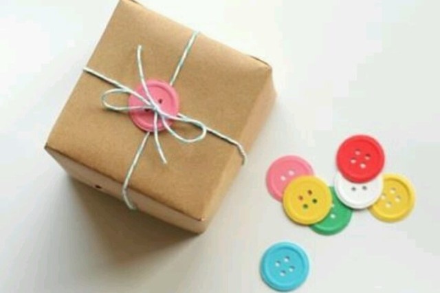 Brown Paper Gift Wrap with Buttons