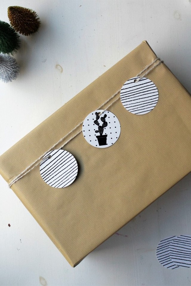 Brown Paper Gift Wrap with discs